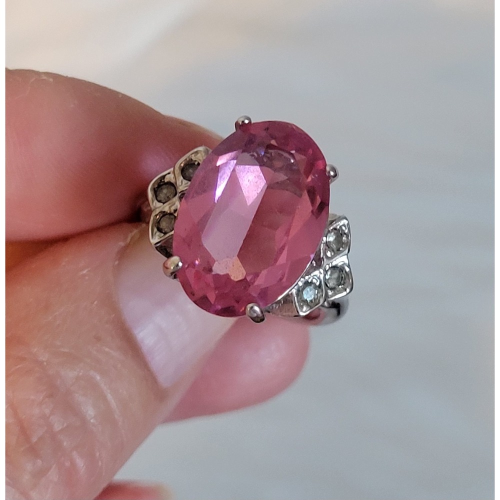 Pink Oval-Cut Gemstone Small Cluster Side Stones 18K GE Size 5.75 Women's Ring - Picture 2 of 8